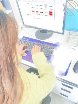办公室恋情骚货周周【钻石视频合集】